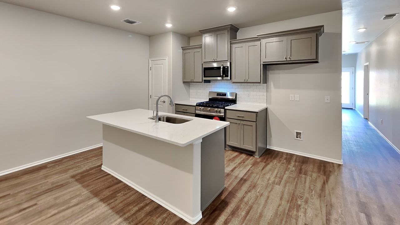 12525 Florence Ln - Photo 5 of 18