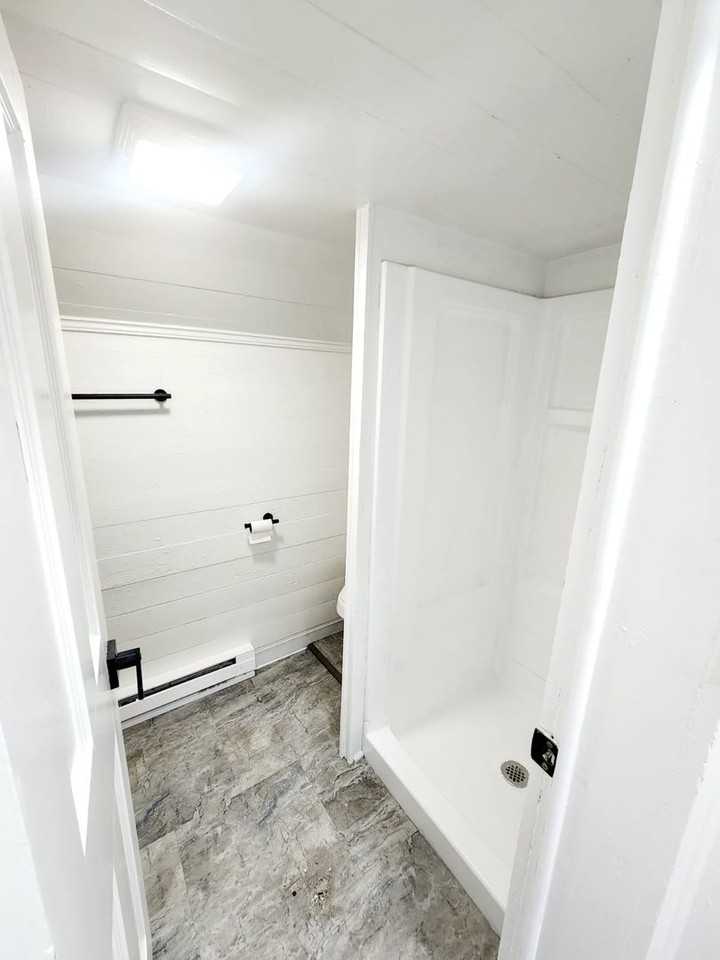 931 W Wayne St - Photo 2 of 14