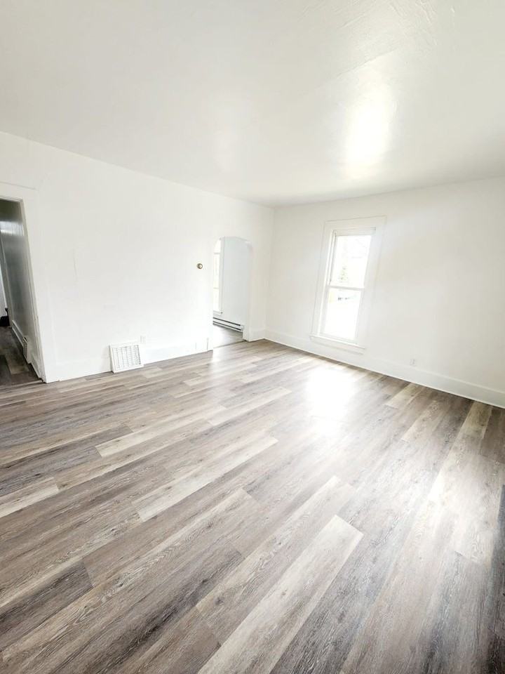 931 W Wayne St - Photo 5 of 14