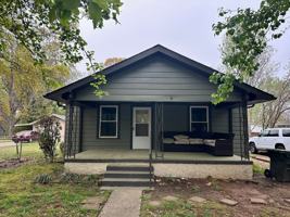 featured image of 207 E Arlington Ave
