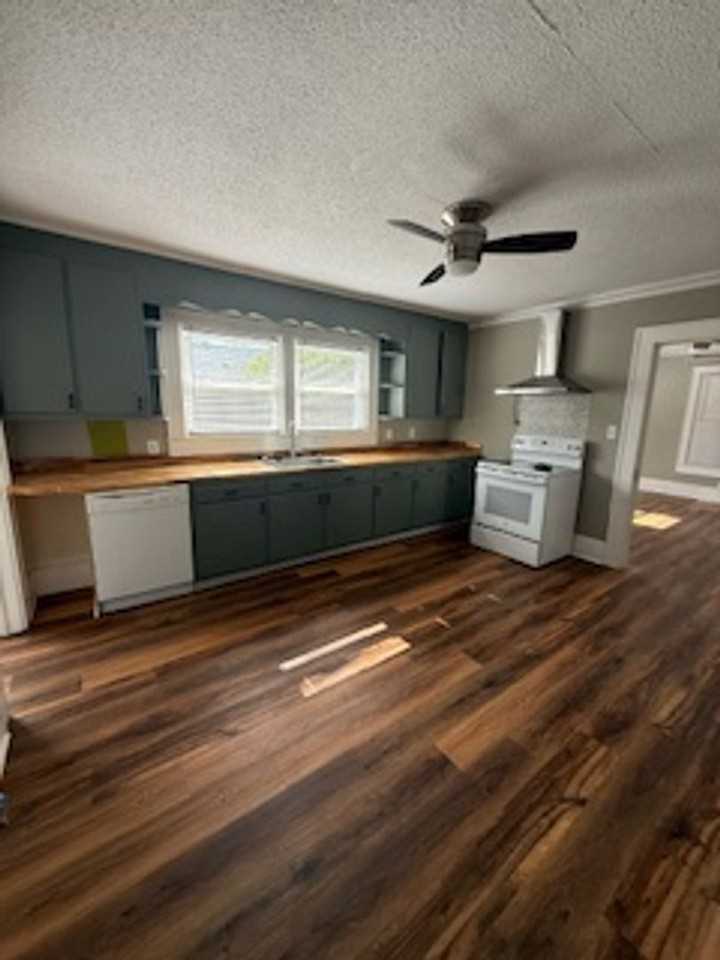 207 E Arlington Ave - Photo 3 of 17