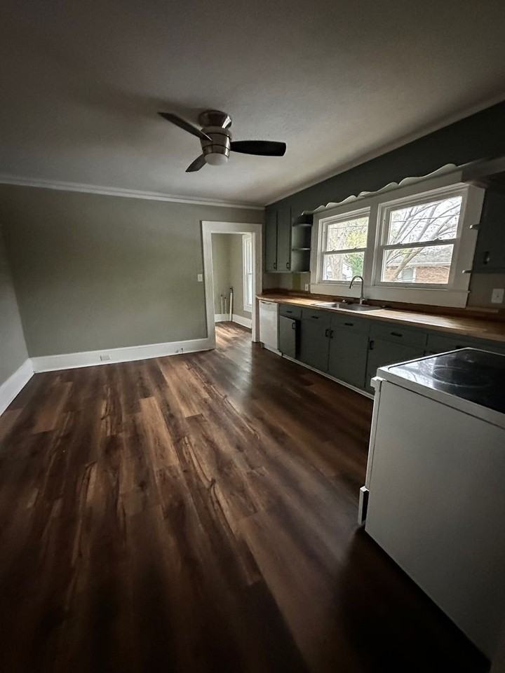 207 E Arlington Ave - Photo 4 of 17