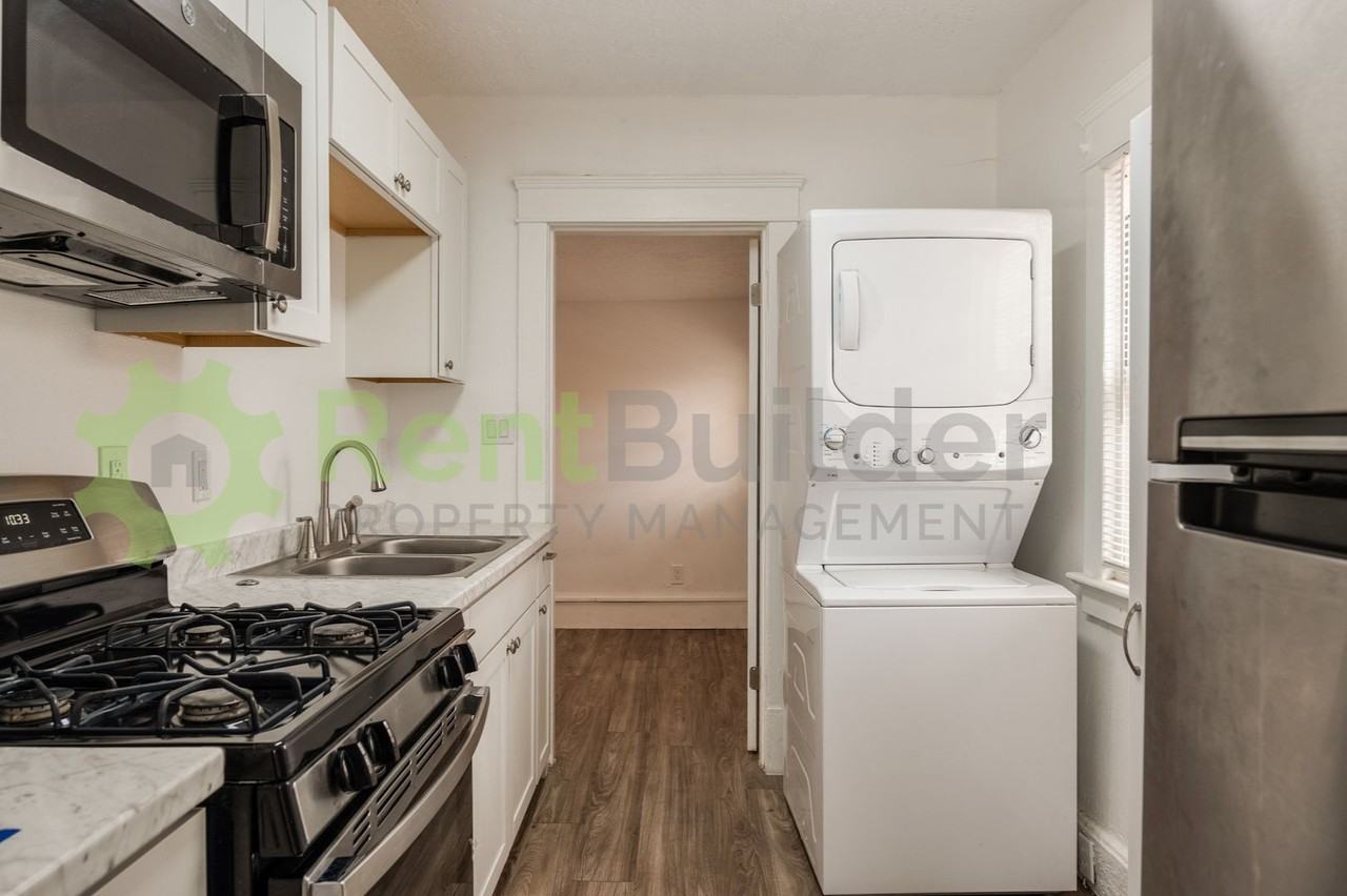 215A Stanford Dr Se - Photo 4 of 24