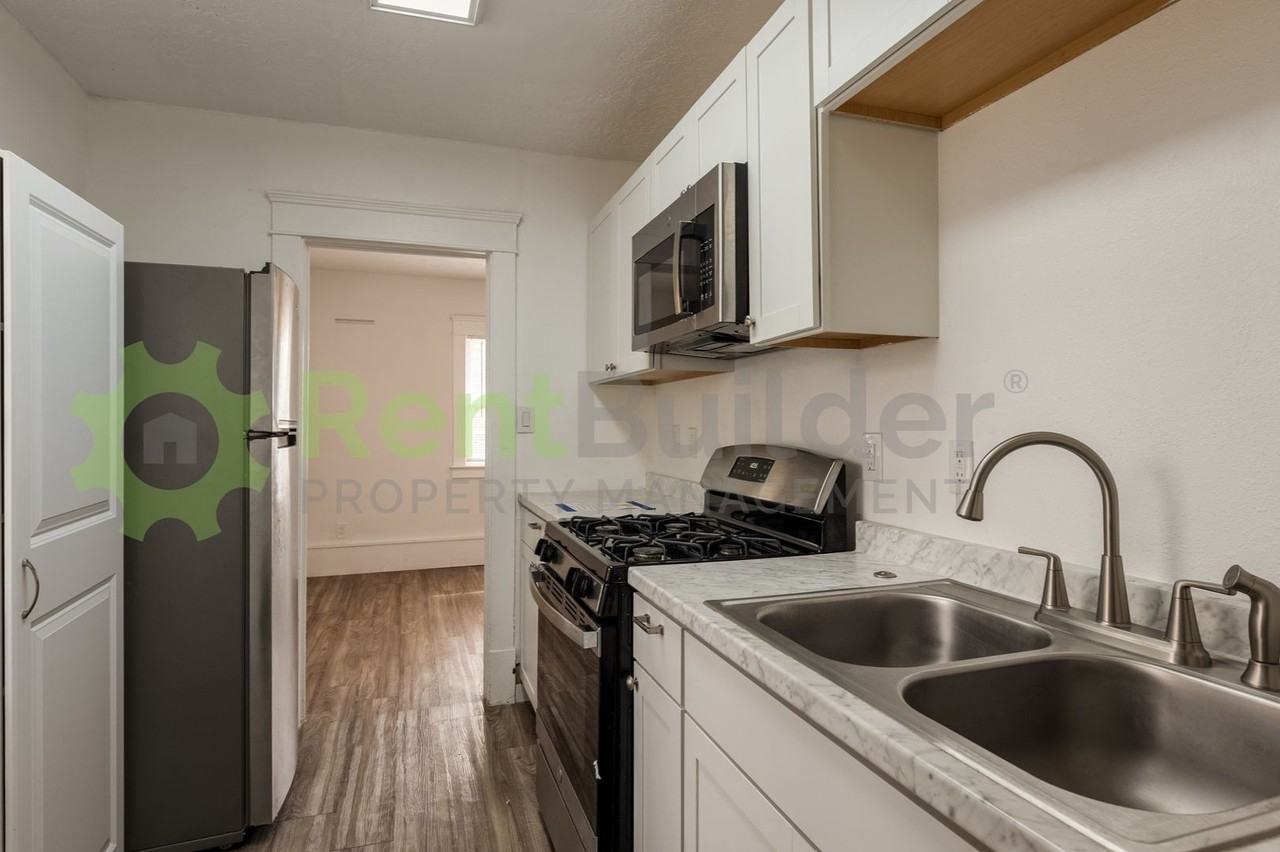 215A Stanford Dr Se - Photo 5 of 24