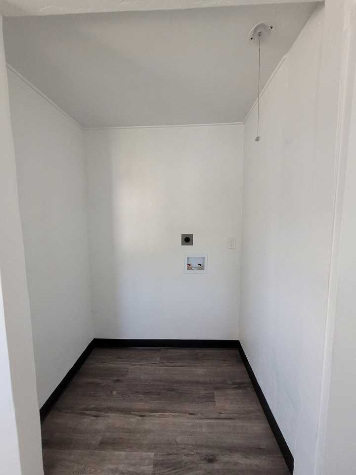 517 1/2 12th St - Photo 3 of 23