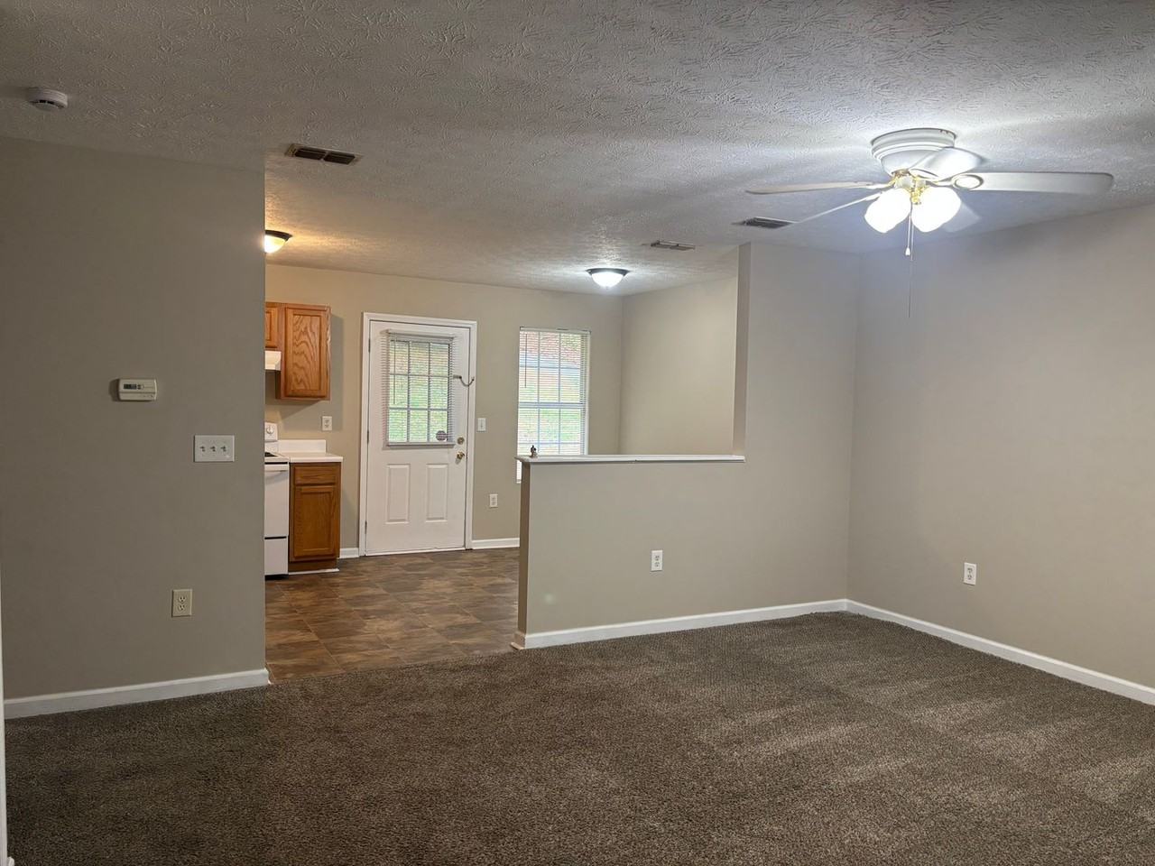 209 E Wilson St #125 - Photo 2 of 8