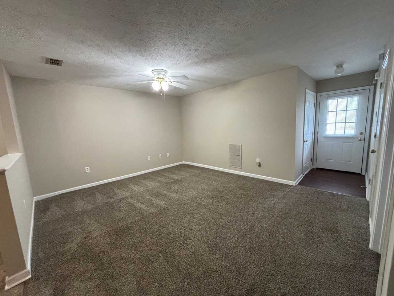 209 E Wilson St #125 - Photo 3 of 8