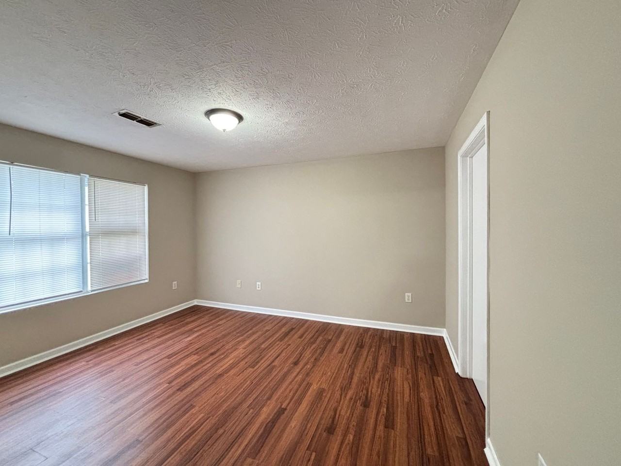 209 E Wilson St #125 - Photo 7 of 8