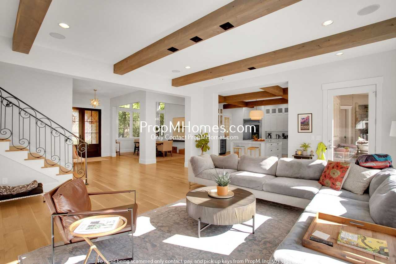 3130 Douglas Cir - Photo 2 of 47