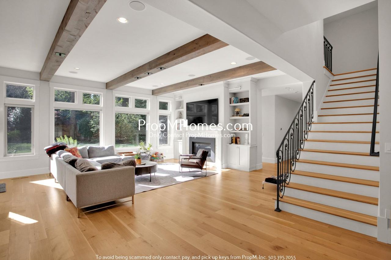 3130 Douglas Cir - Photo 3 of 47