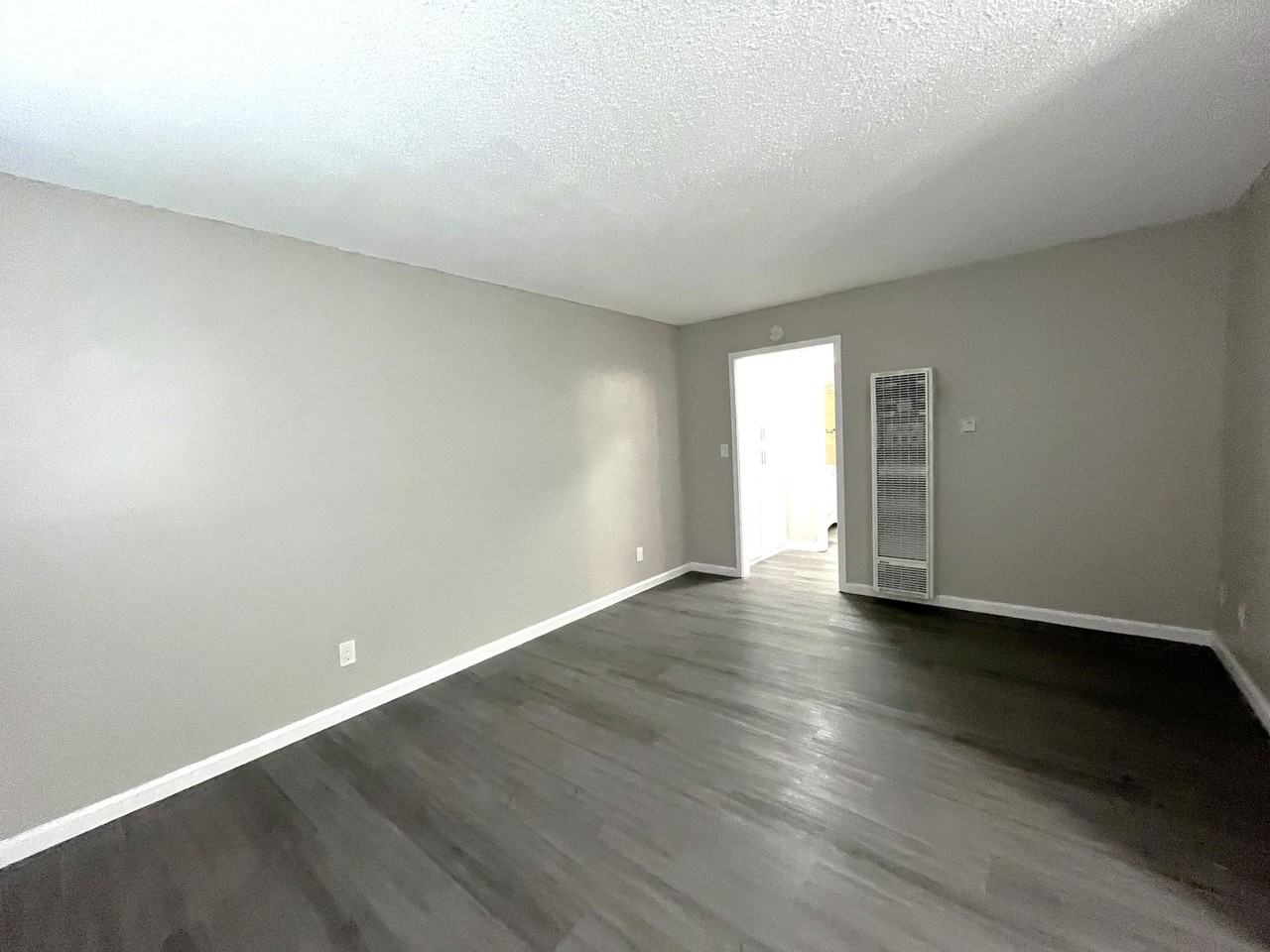 1570 Henderson Ave #5 - Photo 2 of 13