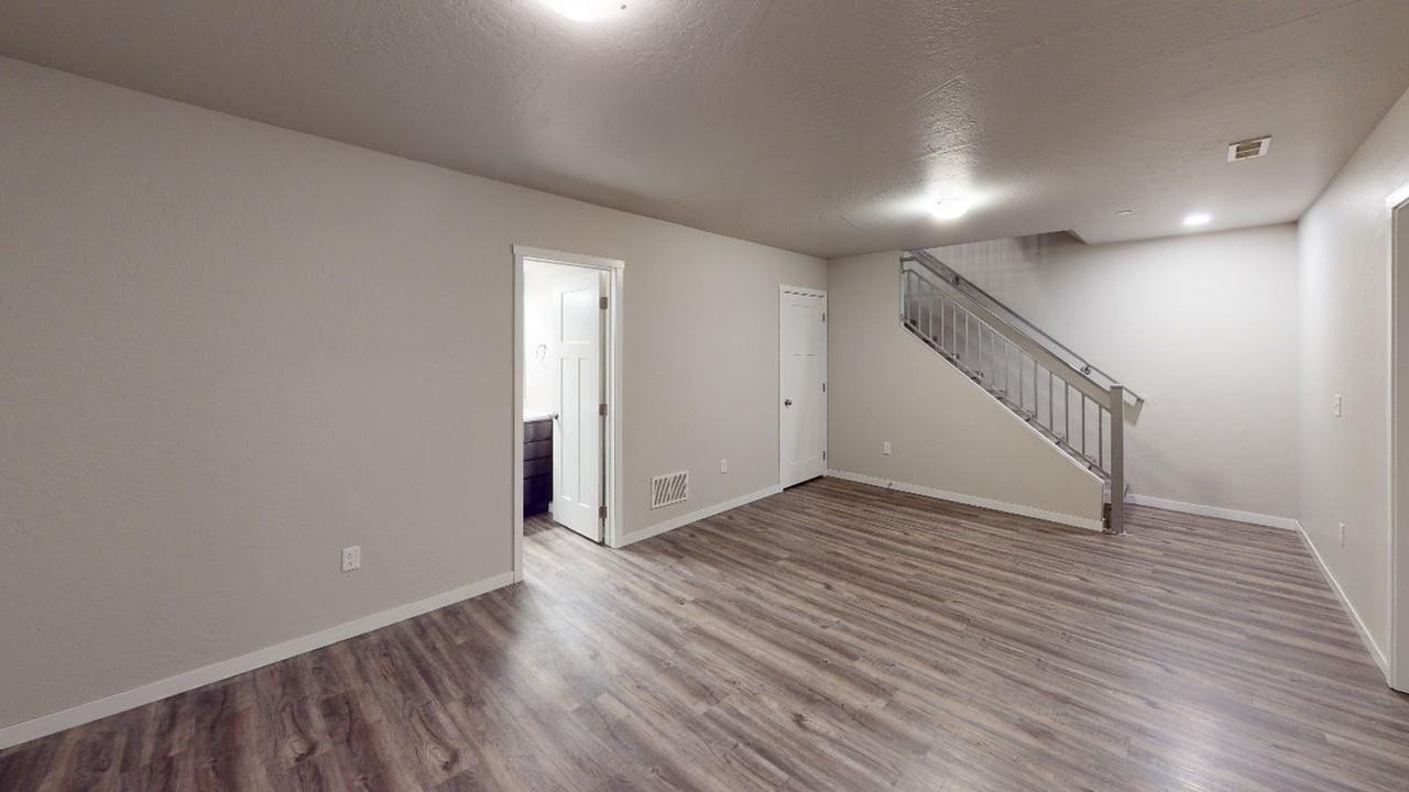 605 Liberty Park Dr - Photo 6 of 11