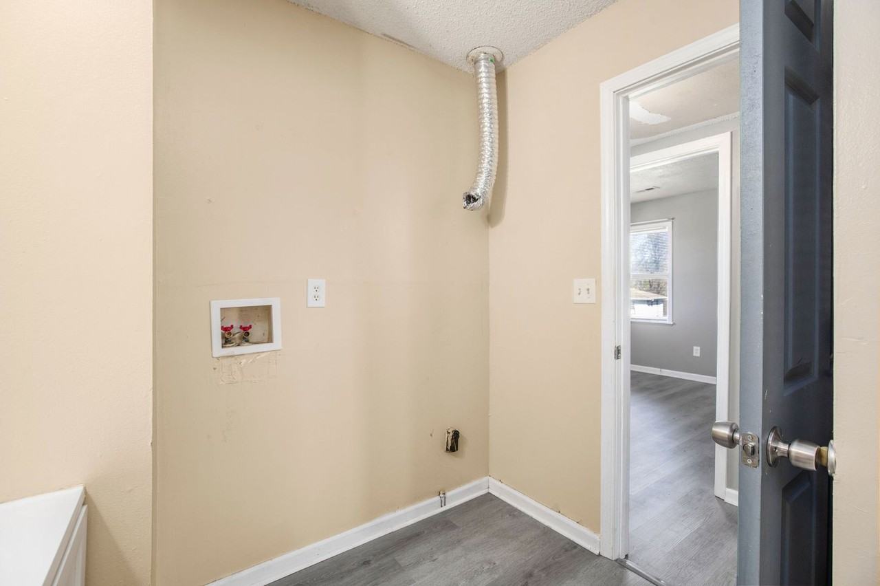 18802 E Blackhawk Trl - Photo 3 of 15