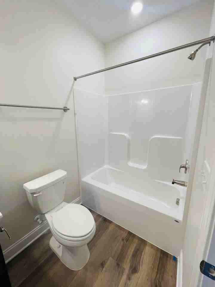 1096 Harvest Ct - Photo 5 of 18