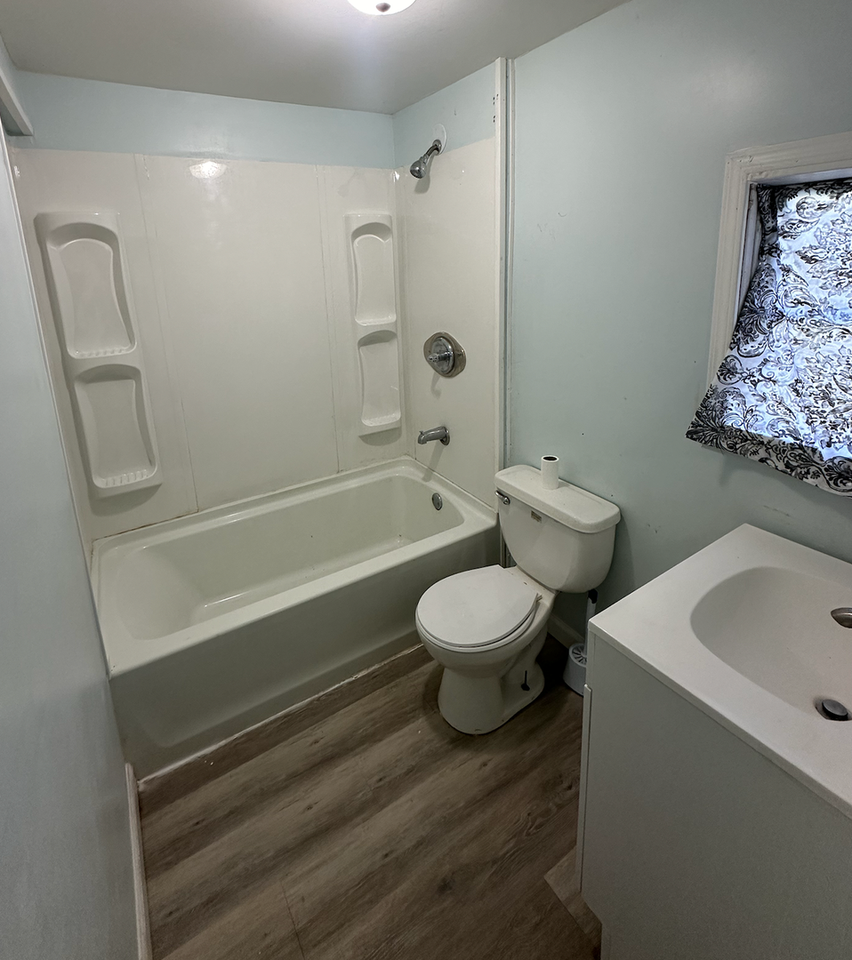 1209 Sw 13 1/2 Ave - Photo 2 of 9