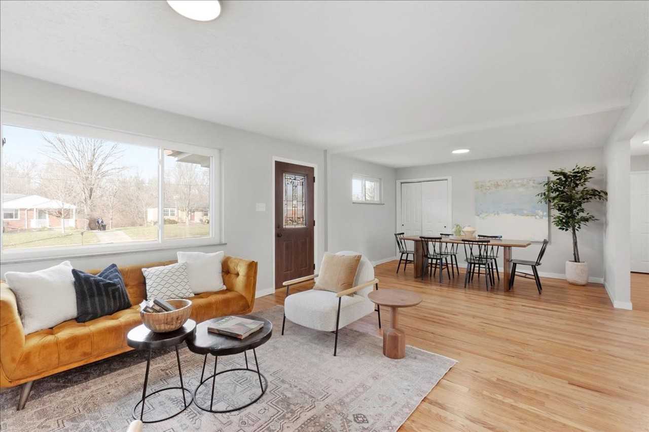 4344 Overton Ln - Photo 2 of 24