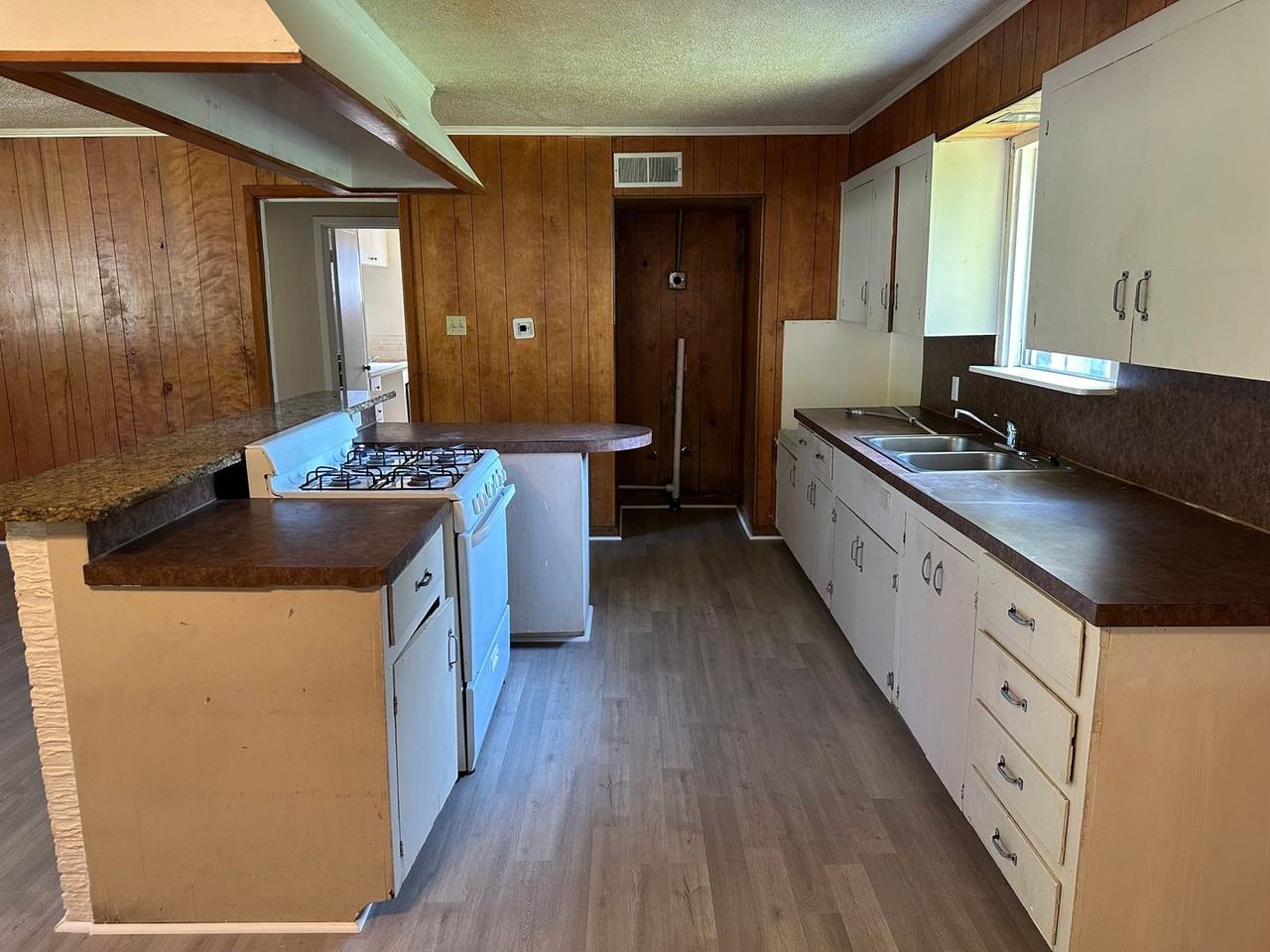 2332 Caldwell Blvd - Photo 6 of 24