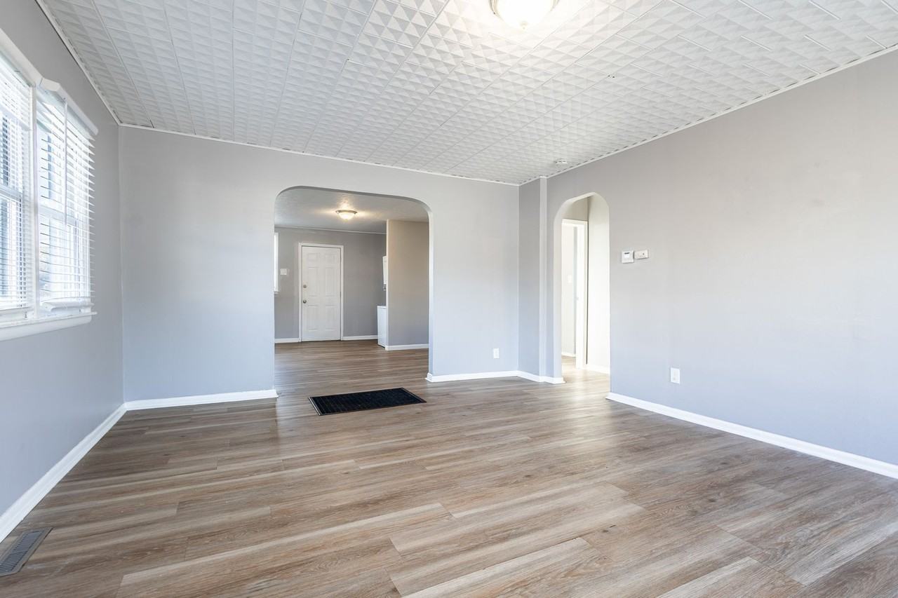 4105 Avenue C - Photo 7 of 15