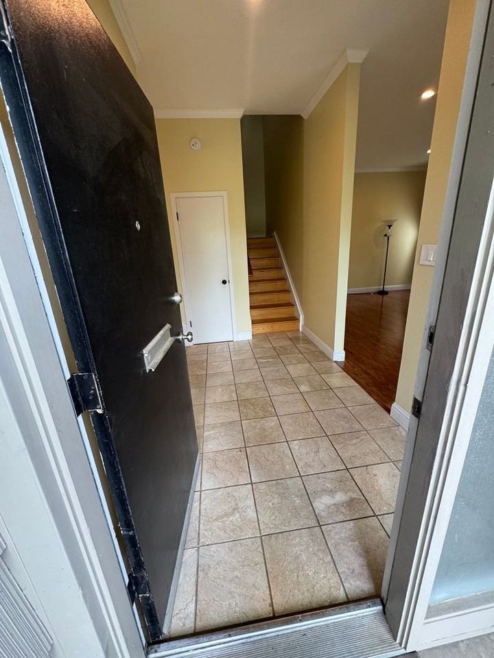 642 Commons Dr - Photo 6 of 49
