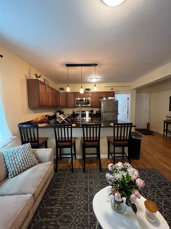 38 Gorham St - Photo 4 of 15