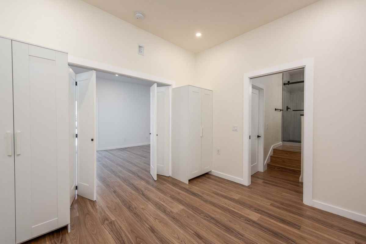 7631 Bately Ct - Photo 3 of 8