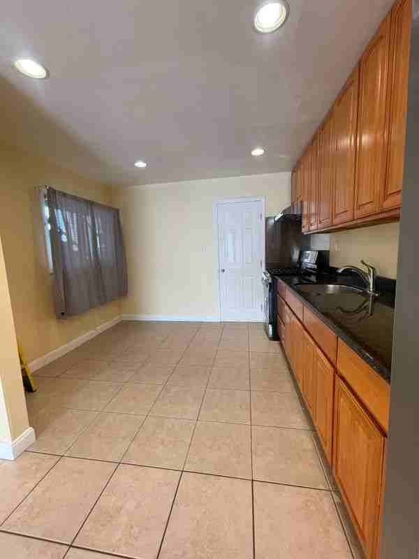 106 E Moltke St ##33 - Photo 3 of 11