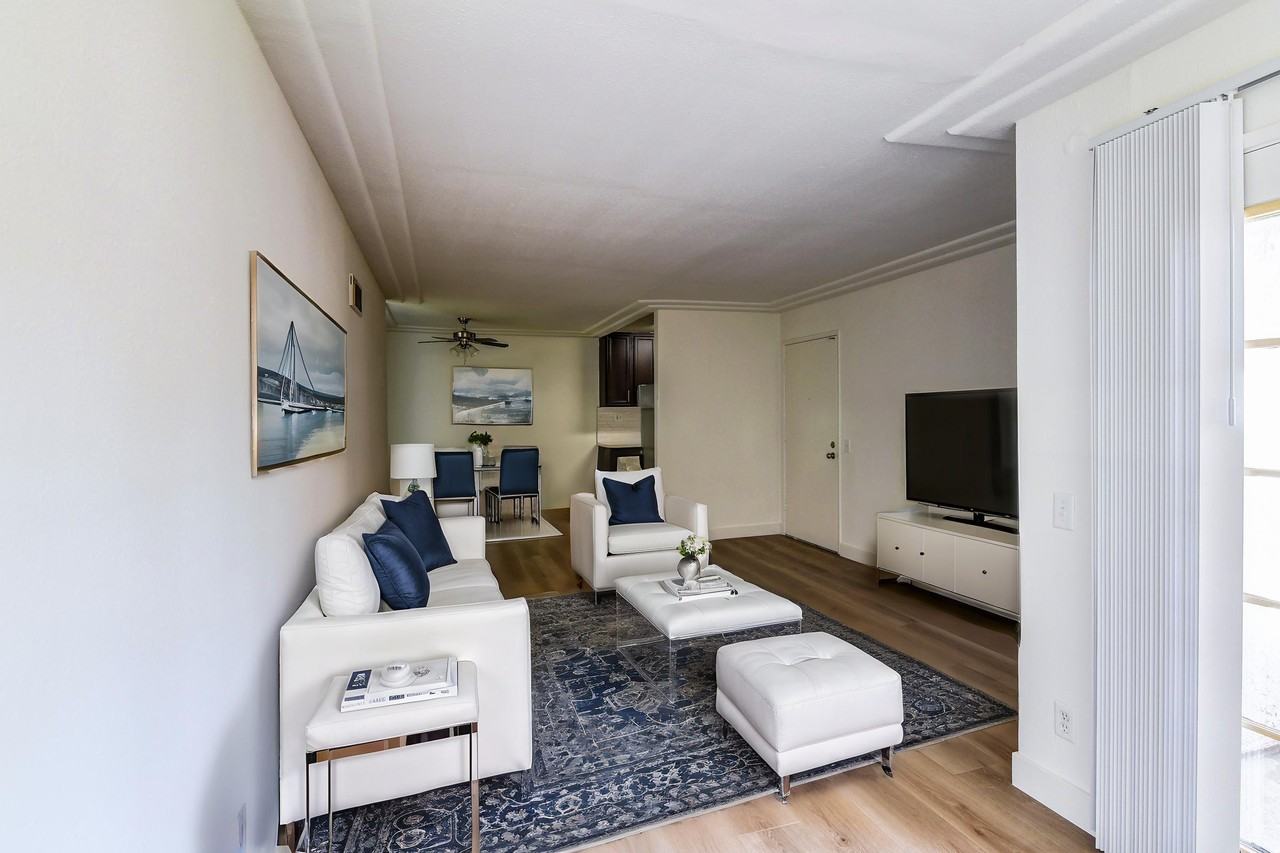 La Jolla Nobel - Photo 6 of 36