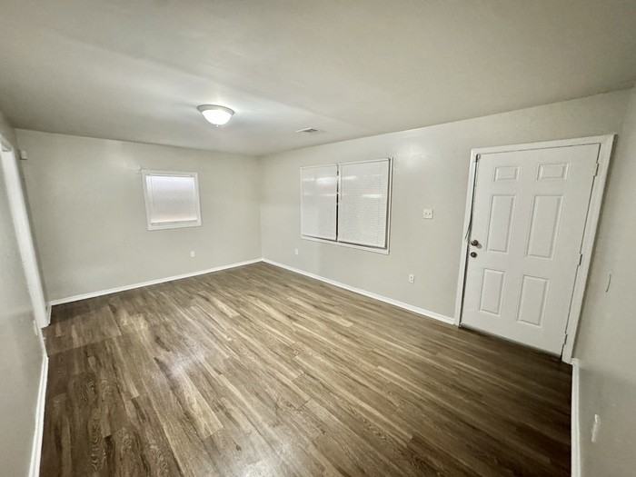 884 Restbrook Ave - Photo 2 of 12