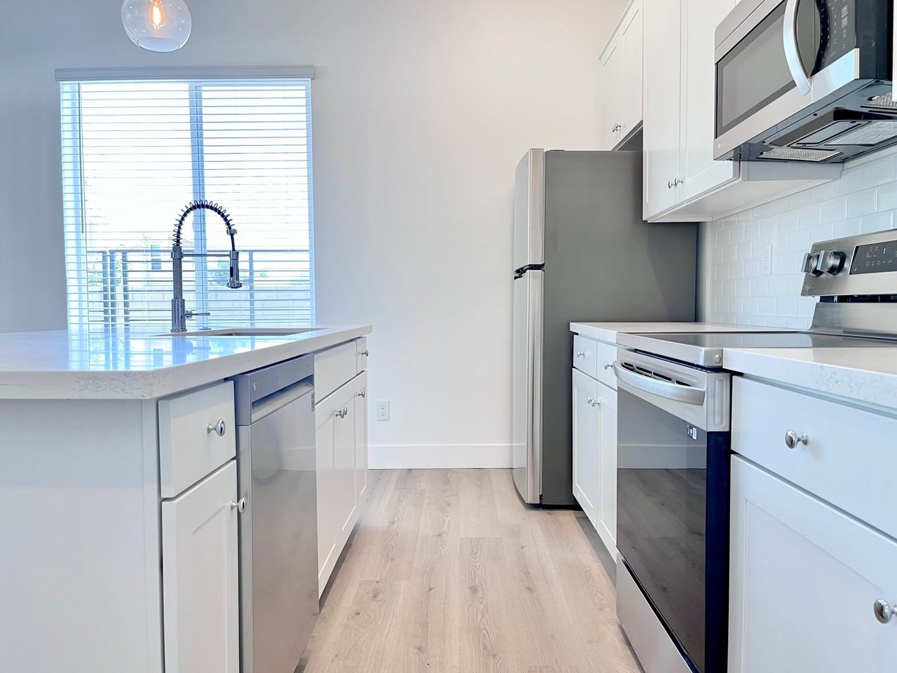1247 E Colter St #11 - Photo 4 of 50