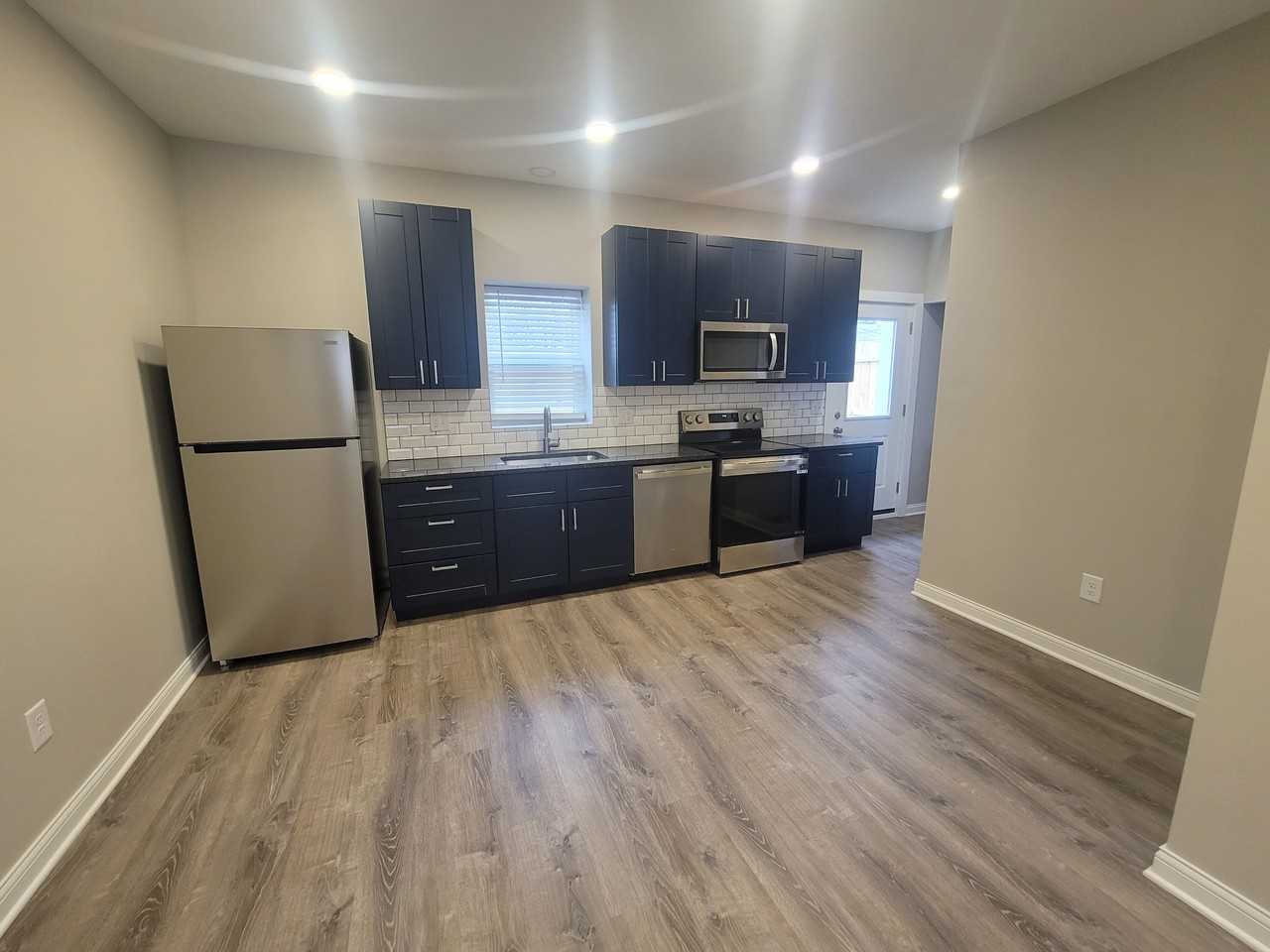 420 Chestnut St #1 - Photo 3 of 18