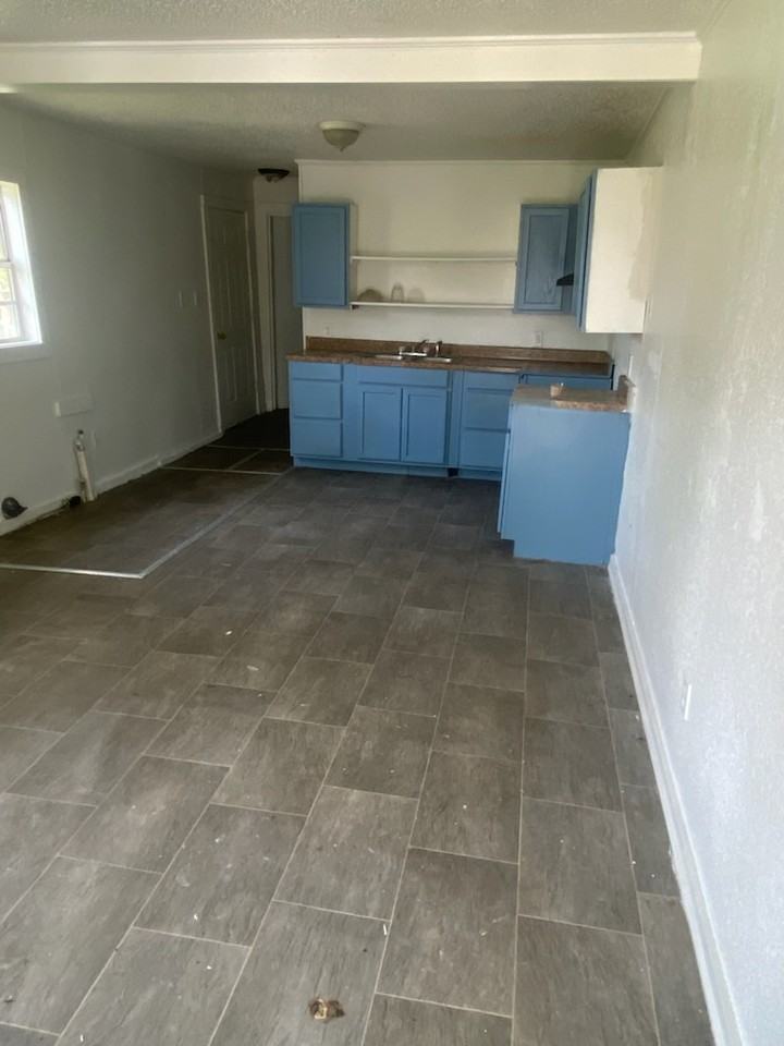 2215 E 11th St #NA - Photo 3 of 6