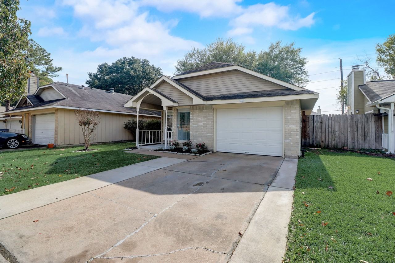 16227 Barbarossa Dr #NA - Photo 2 of 30