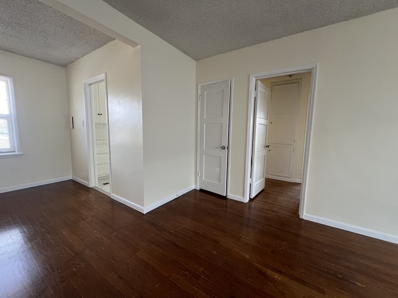 3927 W 105th St #C - Photo 2 of 21