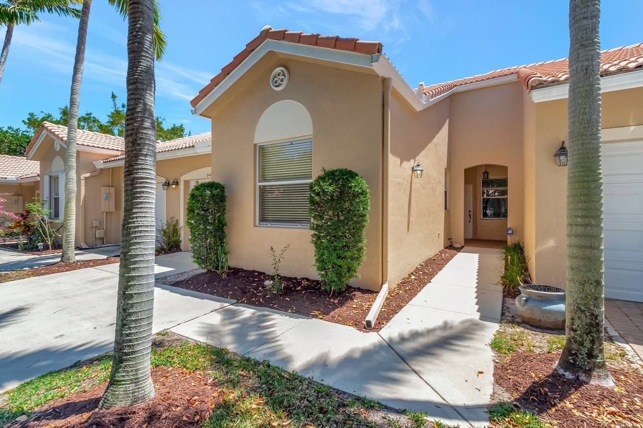 2484 N Coral Trace Cir #NA - Photo 3 of 45