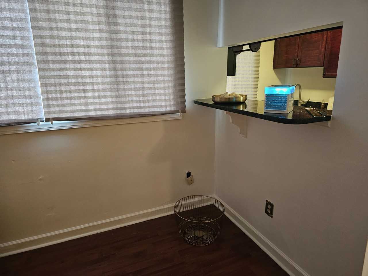 Barnaby St Se #1stROOM - Photo 7 of 9