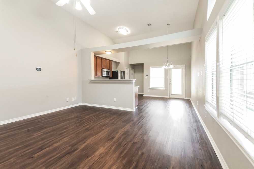 8912 Wild Rose Ln - Photo 4 of 16