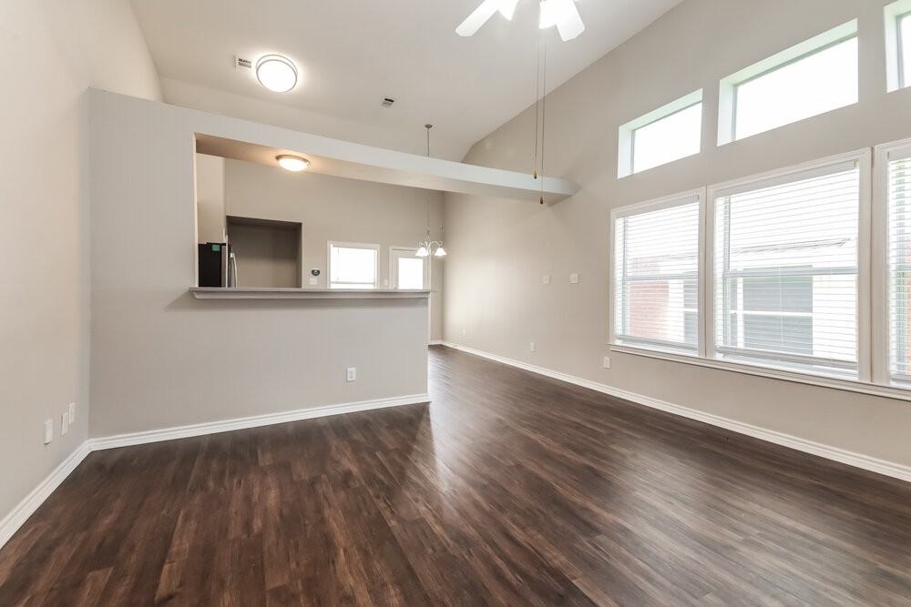 8912 Wild Rose Ln - Photo 5 of 16