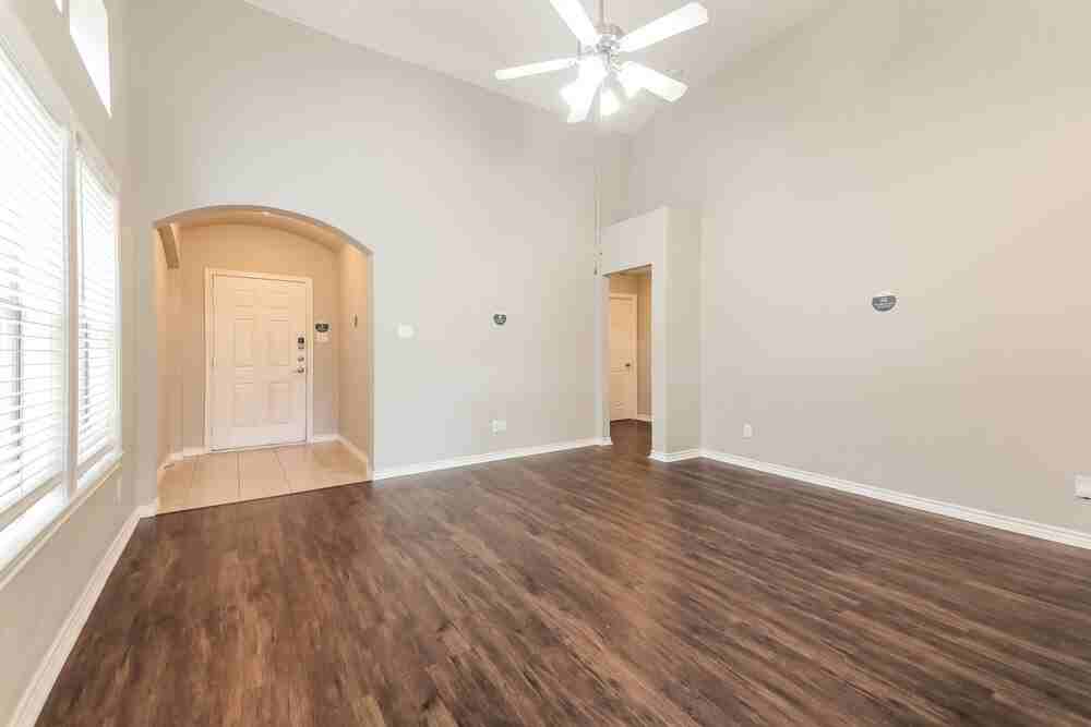 8912 Wild Rose Ln - Photo 6 of 16