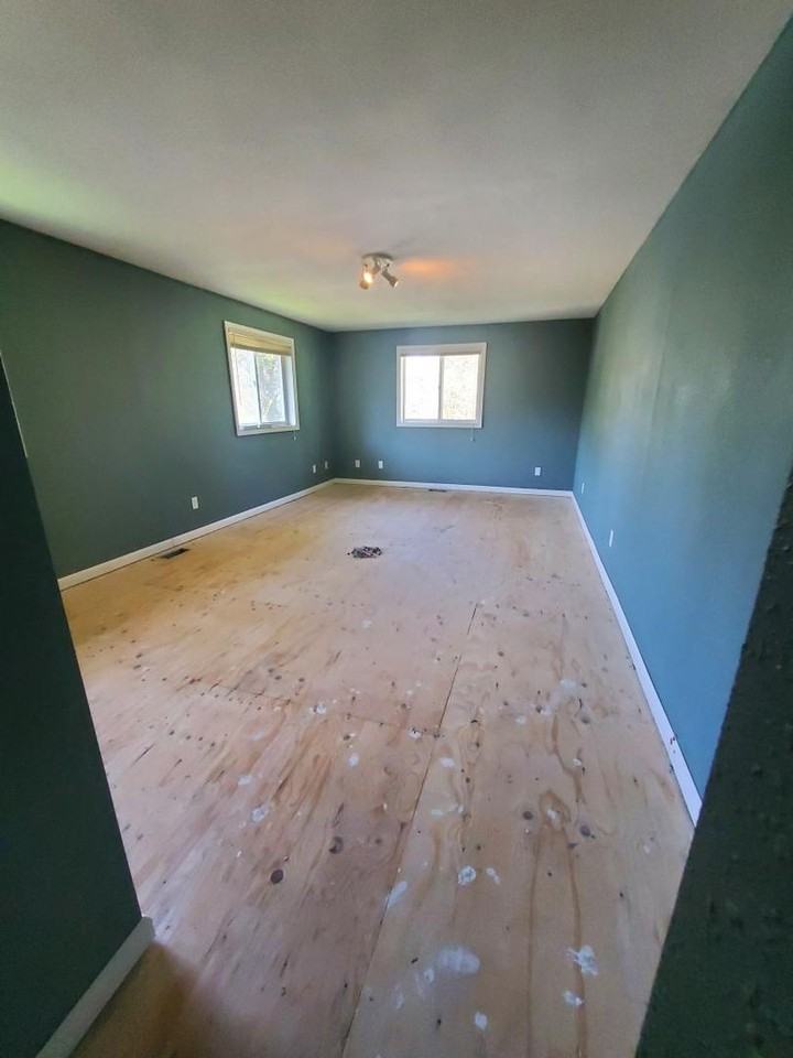 1017 Yew St - Photo 2 of 8