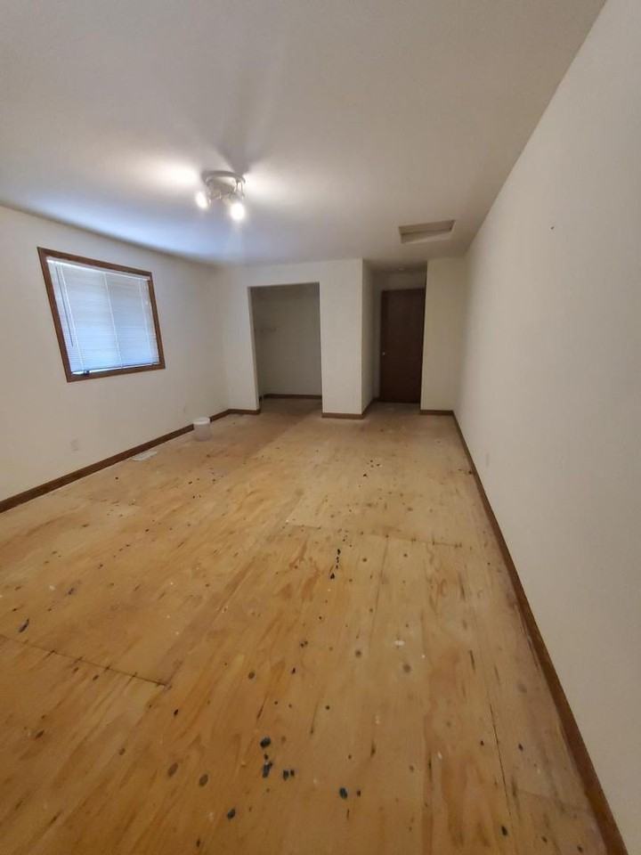 1017 Yew St - Photo 3 of 8