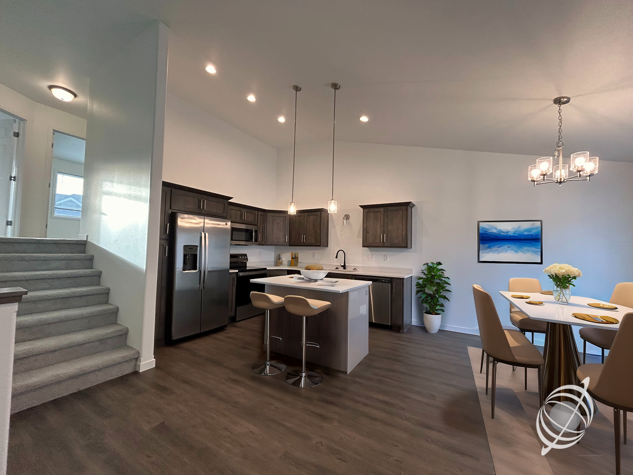 6137 Martin Ln W - Photo 3 of 37