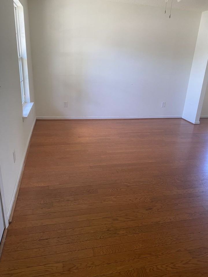 401 Grand National Ln - Photo 4 of 41