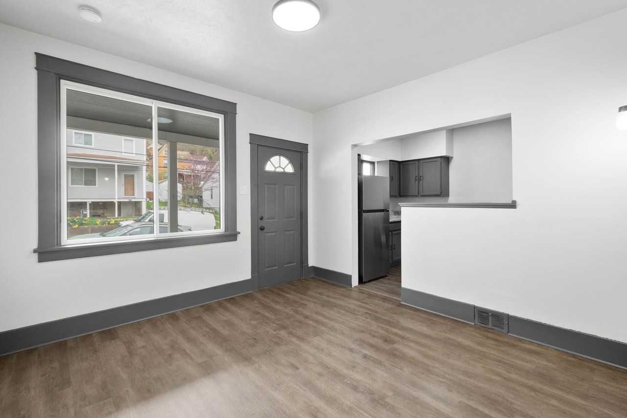 1307 Woodward Ave - Photo 3 of 30