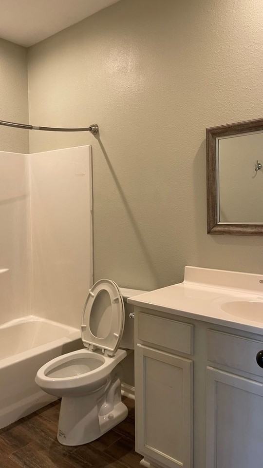 2106 Beverly Dr - Photo 3 of 13