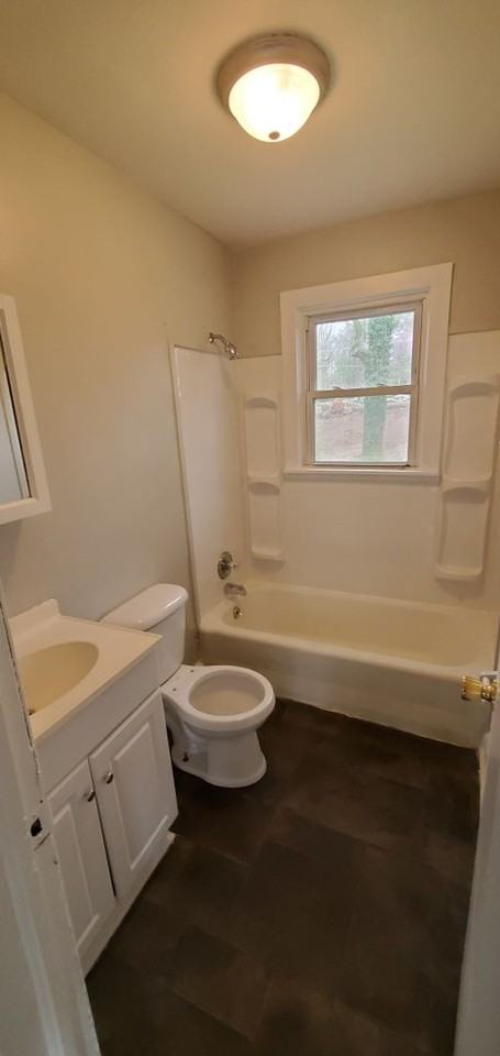 831 Ferndale Ave - Photo 2 of 6