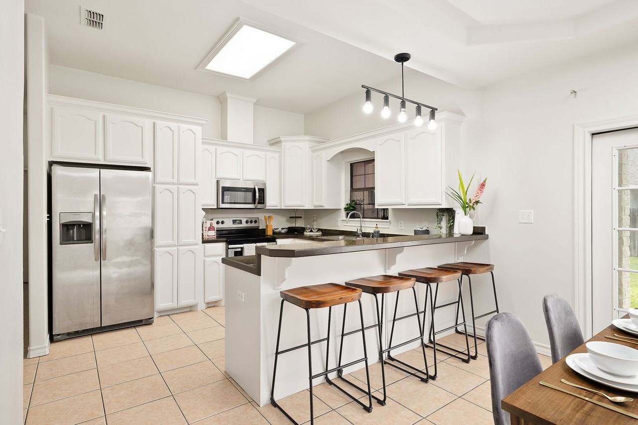 9104 N 28th St - Photo 4 of 16