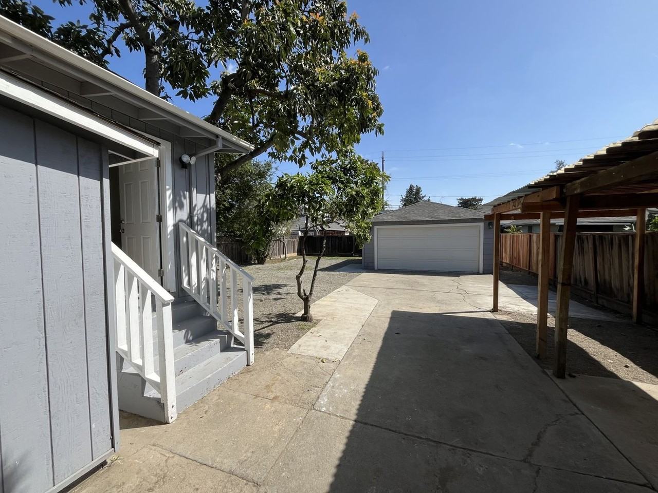 962 S 9th St - Photo 3 of 21