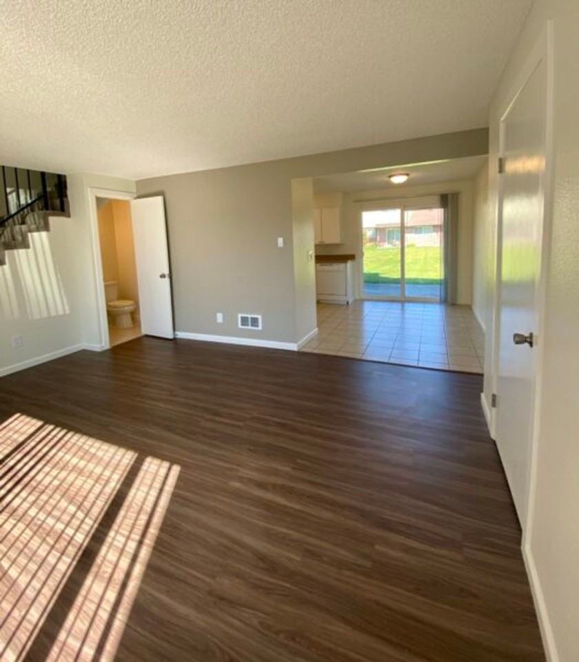 Plum Court Townhomes - Photo 7 of 13