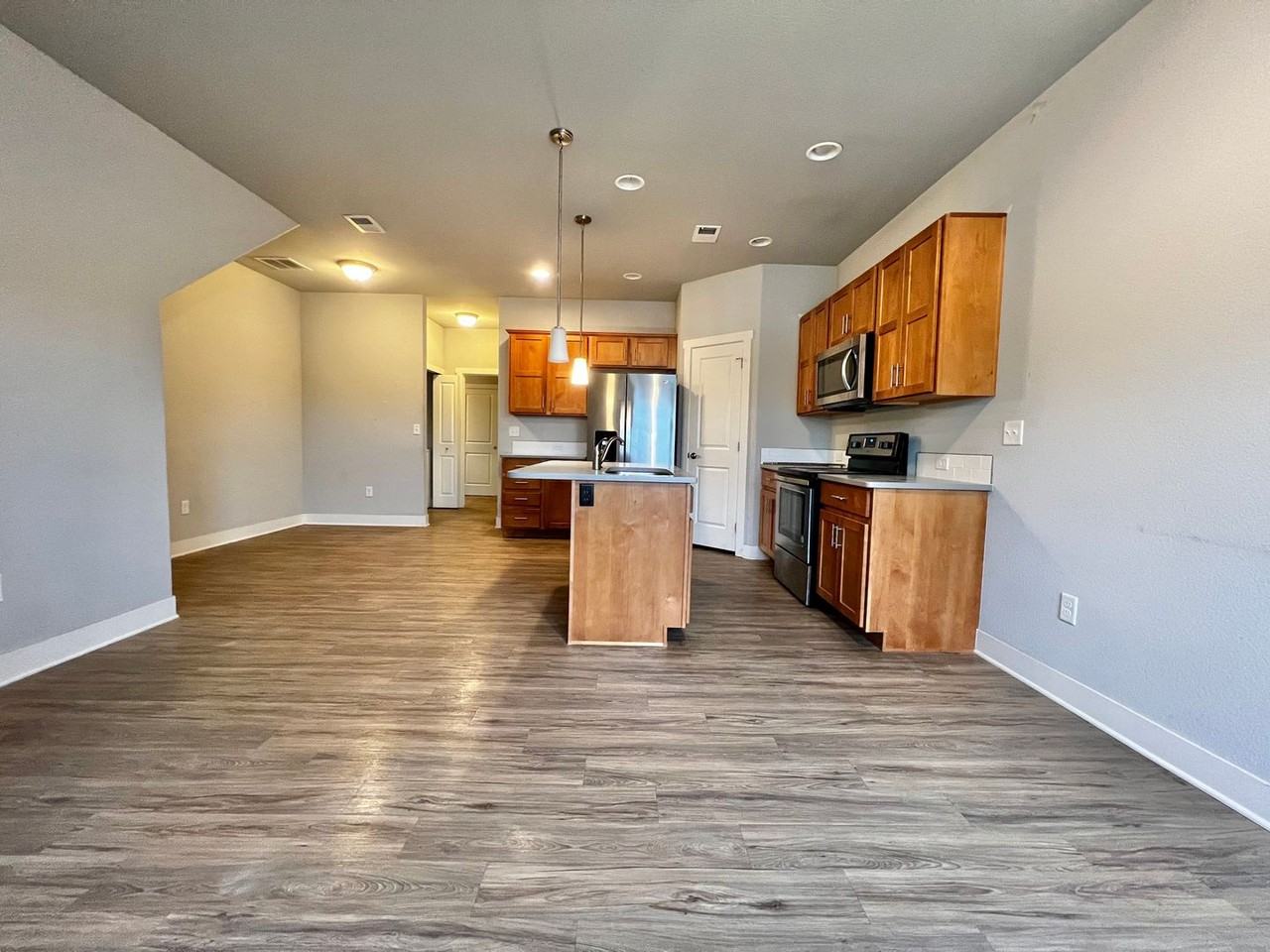 6460 Orchard Park Dr #2 - Photo 5 of 22