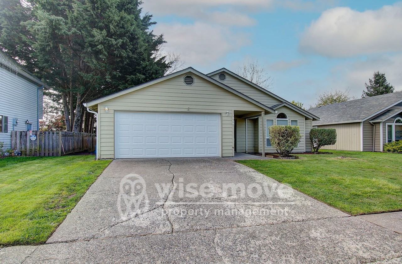 1909 Ne 154th St - Photo 2 of 31